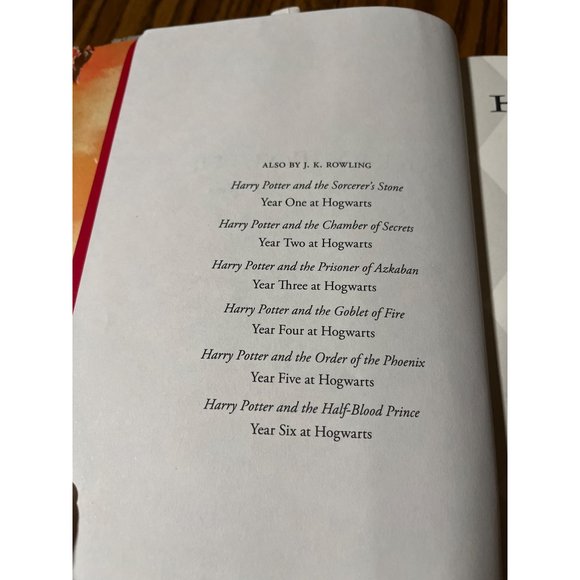 J. K. Rowling Harry Potter and the Deathly Hallows hardback book - Picture 7 of 9